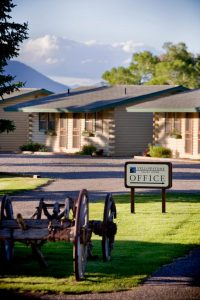 Montana Fly Fishing Lodges YVL Slider14